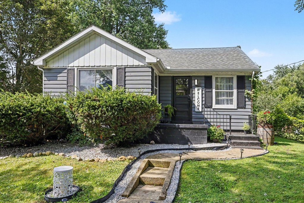 4531 Mead Road, Buchanan township