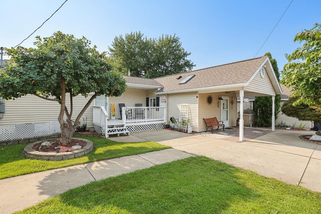 51770 Easy Street, Paw Paw township