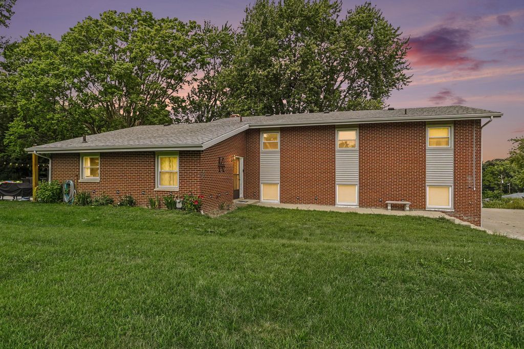 5036 Anderson Drive, Hagar township