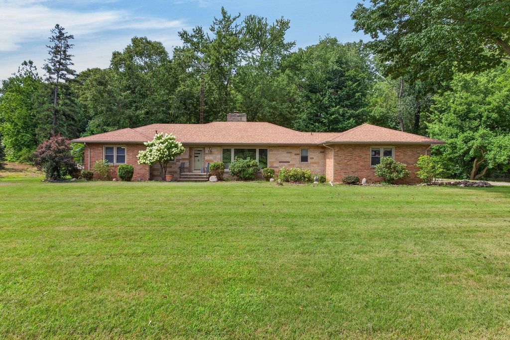 3712 S Pipestone Road, Sodus township