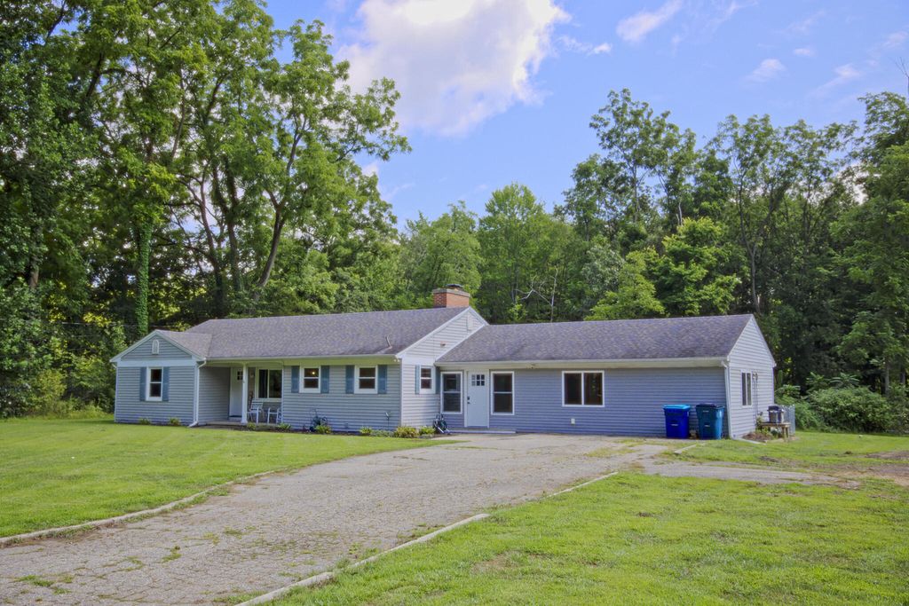 15783 Portage Road, Schoolcraft township