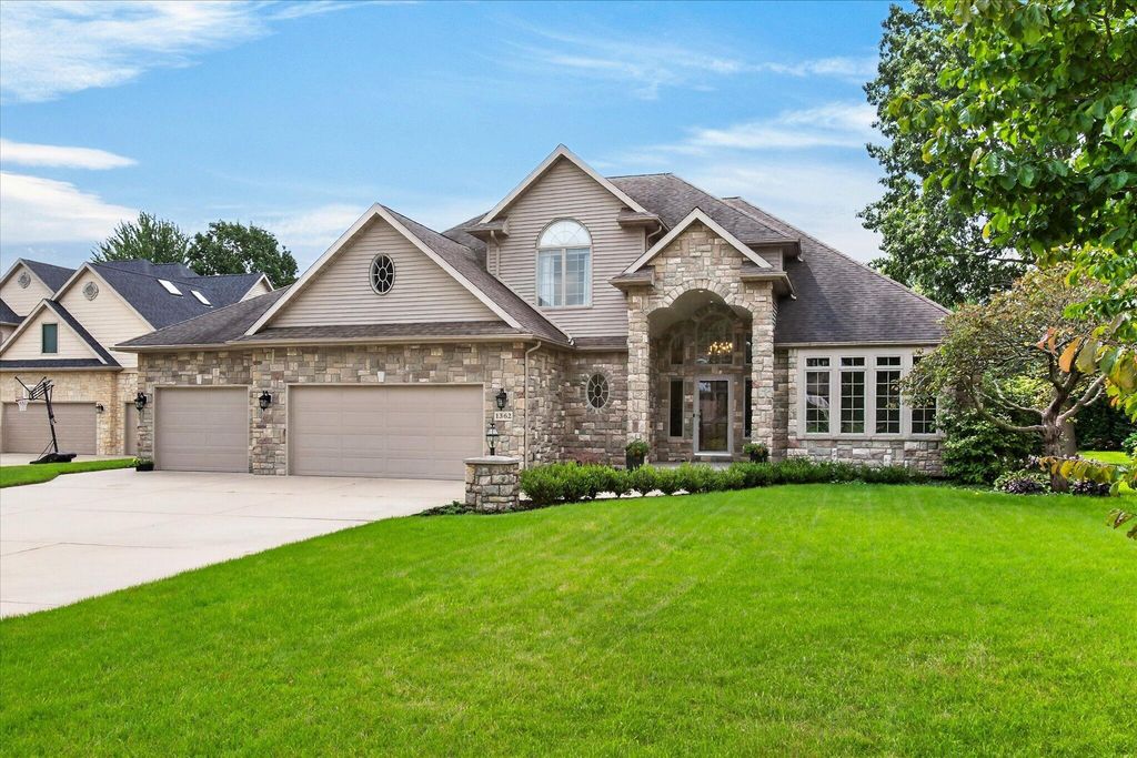 1362 Stonecreek Court, Lincoln charter township