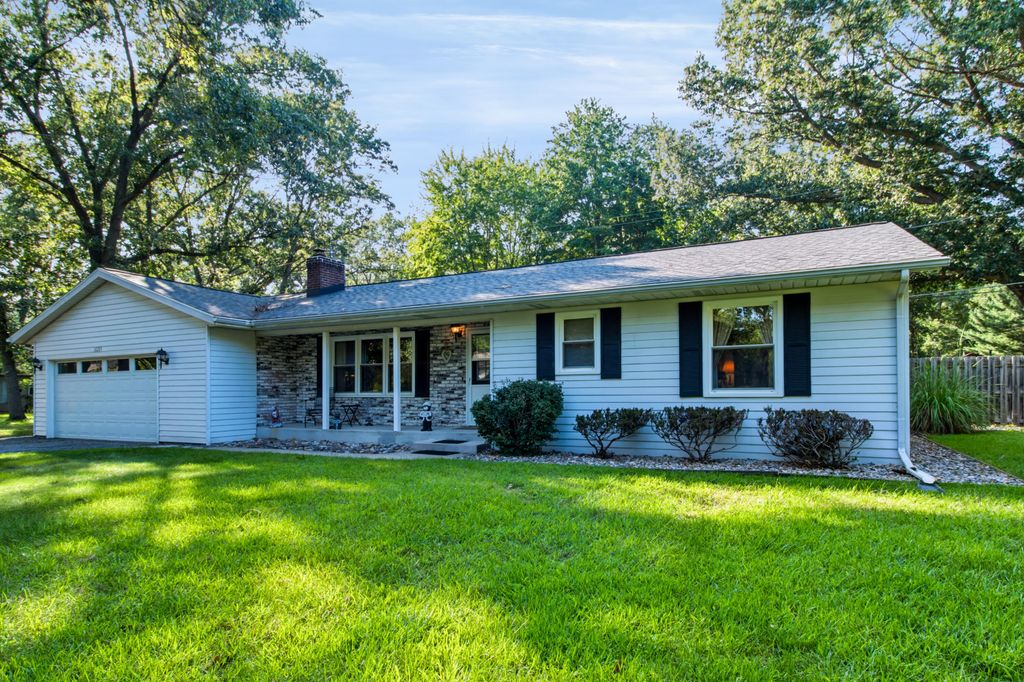 14361 Maple Drive, New Buffalo township