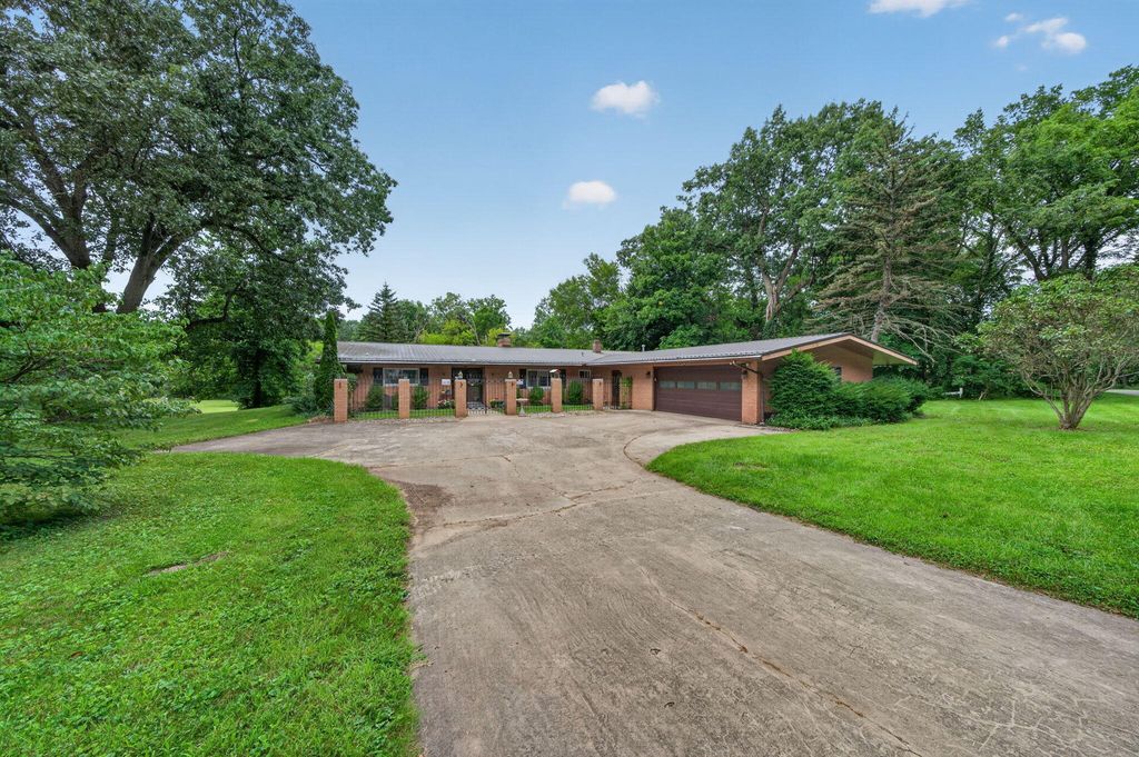 70506 Sunrise Drive, Ontwa township