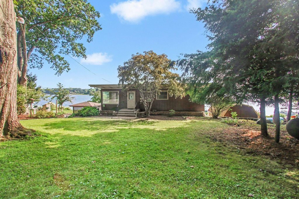 51834 Co Rd 384, Columbia township