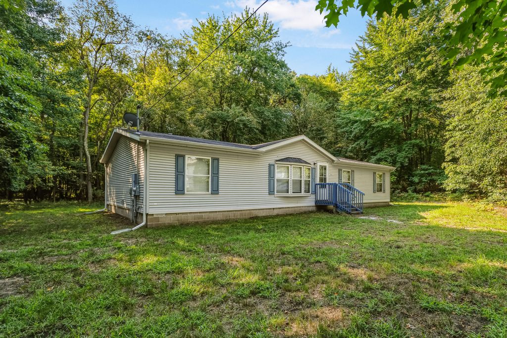 5810 113th Avenue, Clyde township