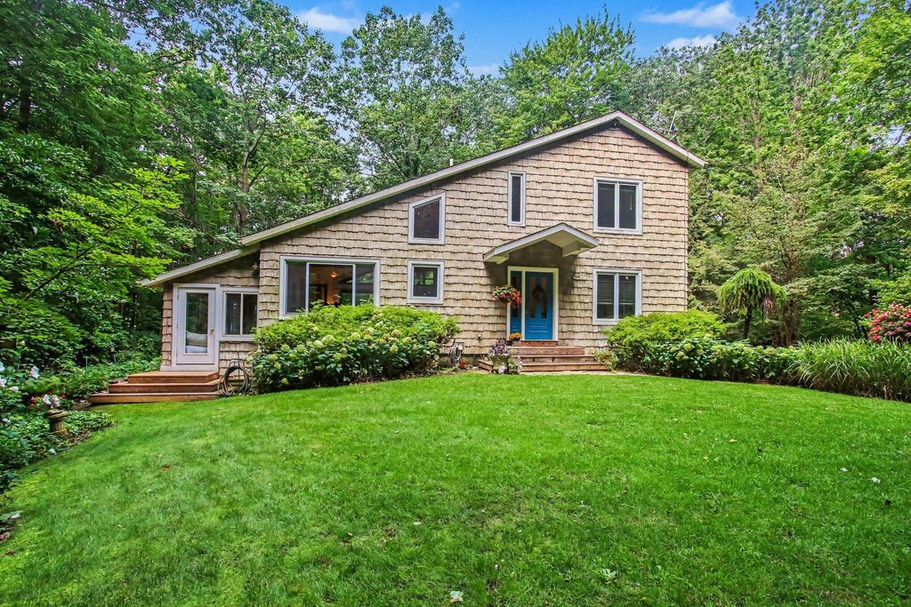 1735 N Darling Lane, Ganges township