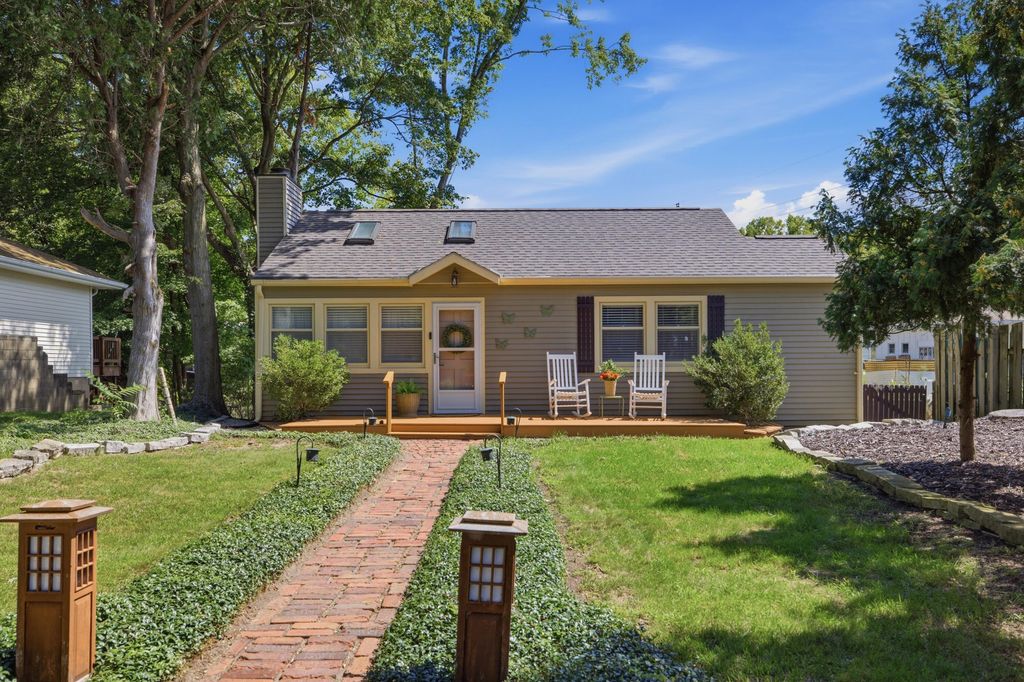 13647 Prairie Road, Chikaming township