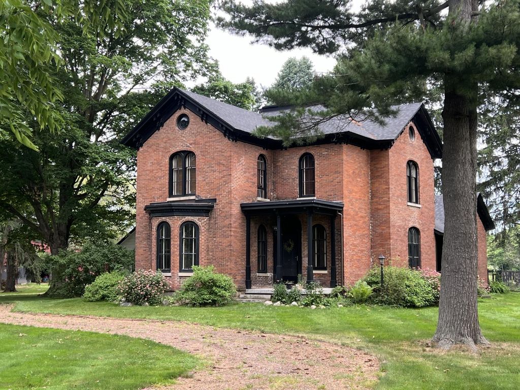 3995 W Bertrand Road, Bertrand township