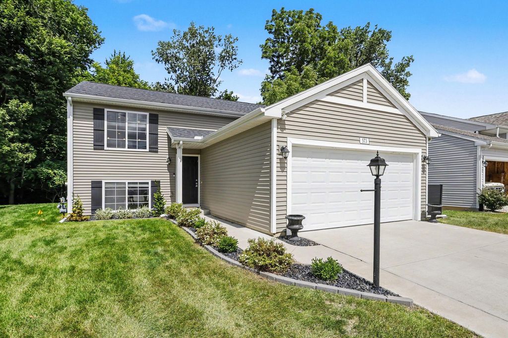 573 N Cygnet Lake Drive, Benton charter township