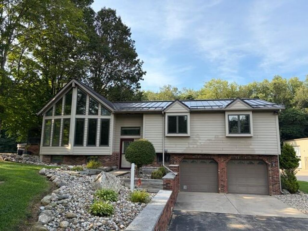 3351 Tiara Trail, Howard township