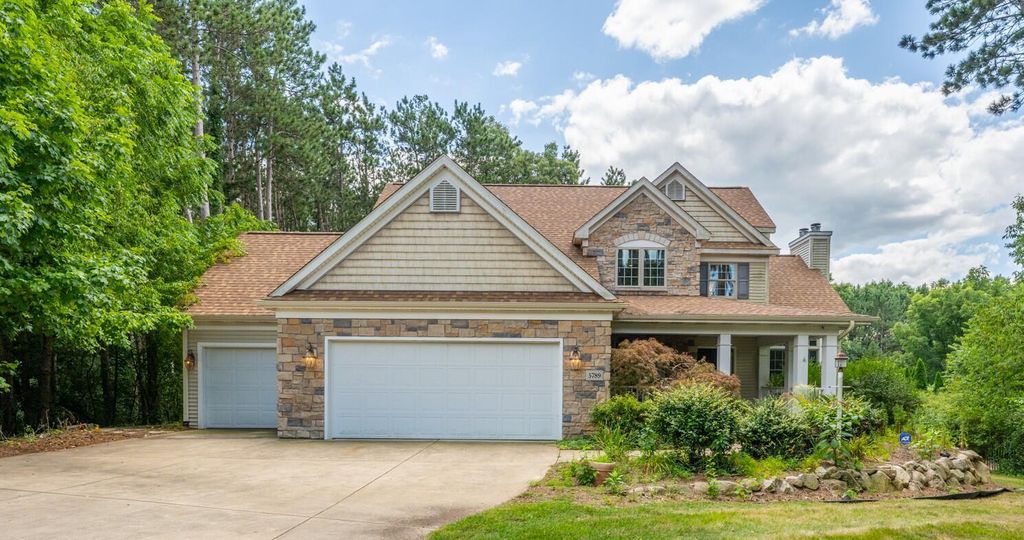 5789 Rolling Pines Court, Texas charter township