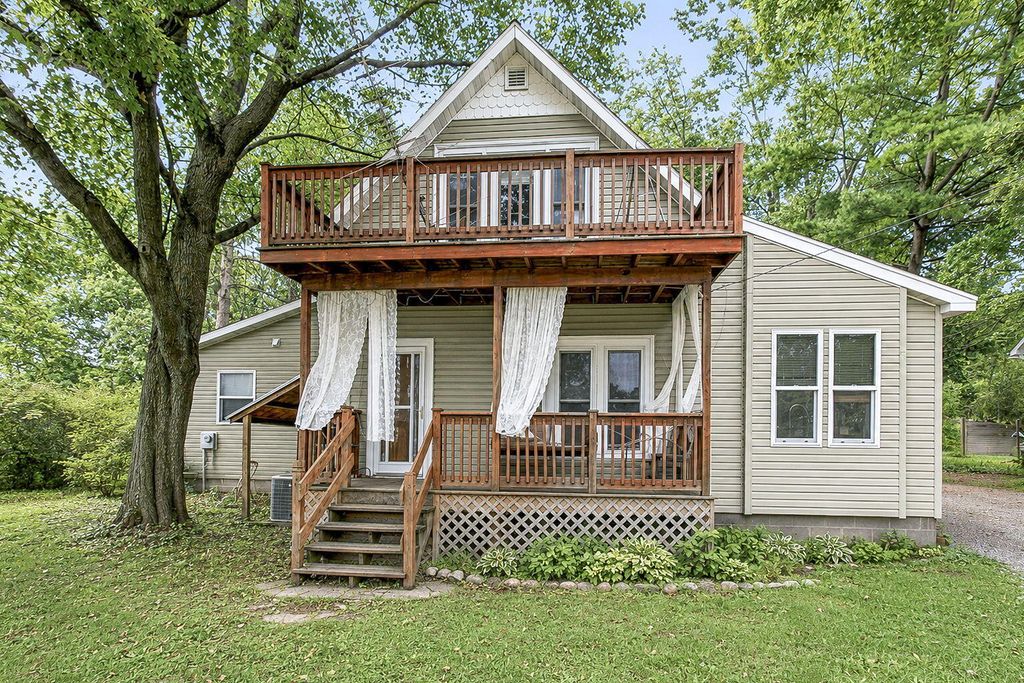 627 Francis Street, South Haven city