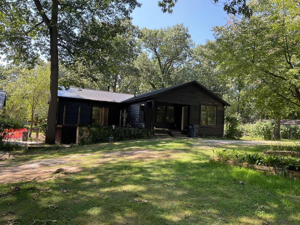 18840 Spring Street, New Buffalo township