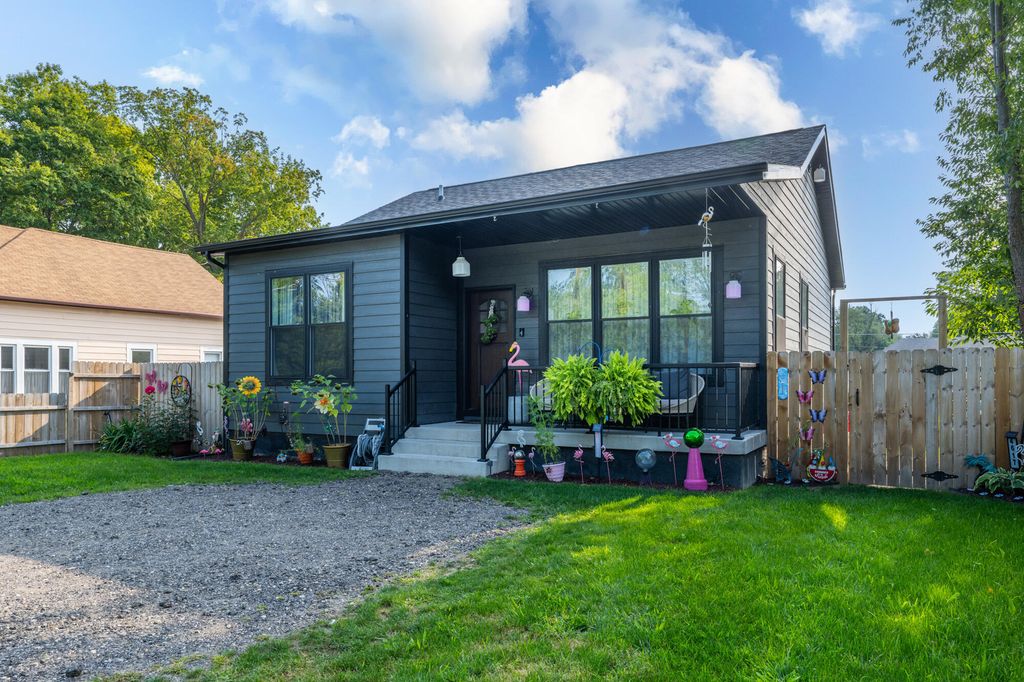 4617 N Coloma Road, Coloma charter township