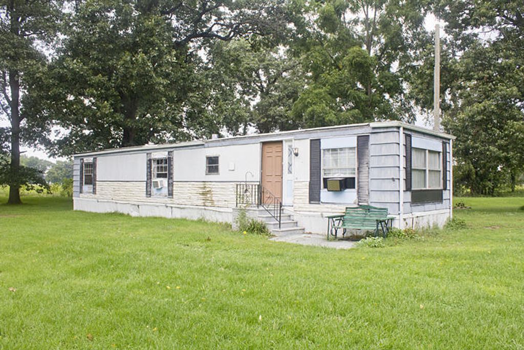 54040 92nd Avenue, Hamilton township