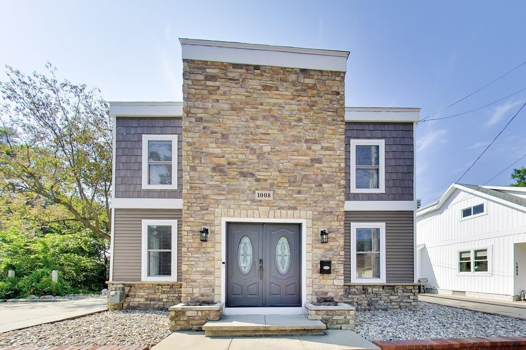 1008 Lake Boulevard, St. Joseph city