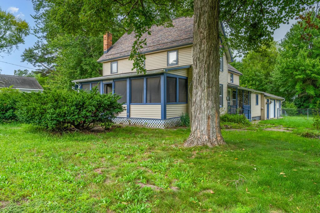 4960 Paw Paw Lake Road, Coloma charter township