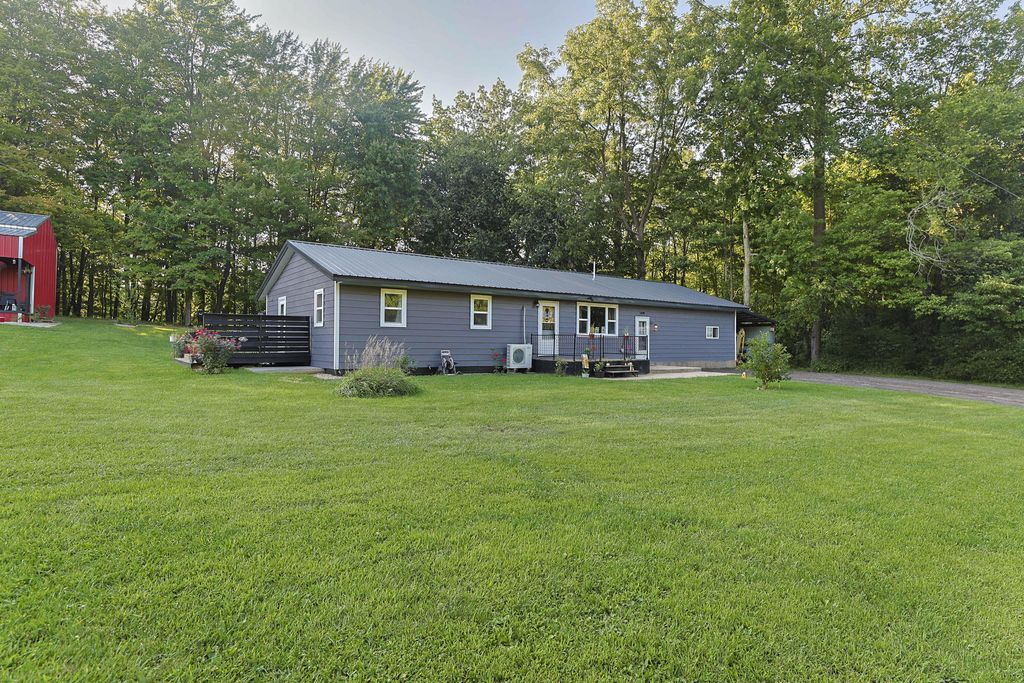 14910 Boyle Lake Road, Weesaw township