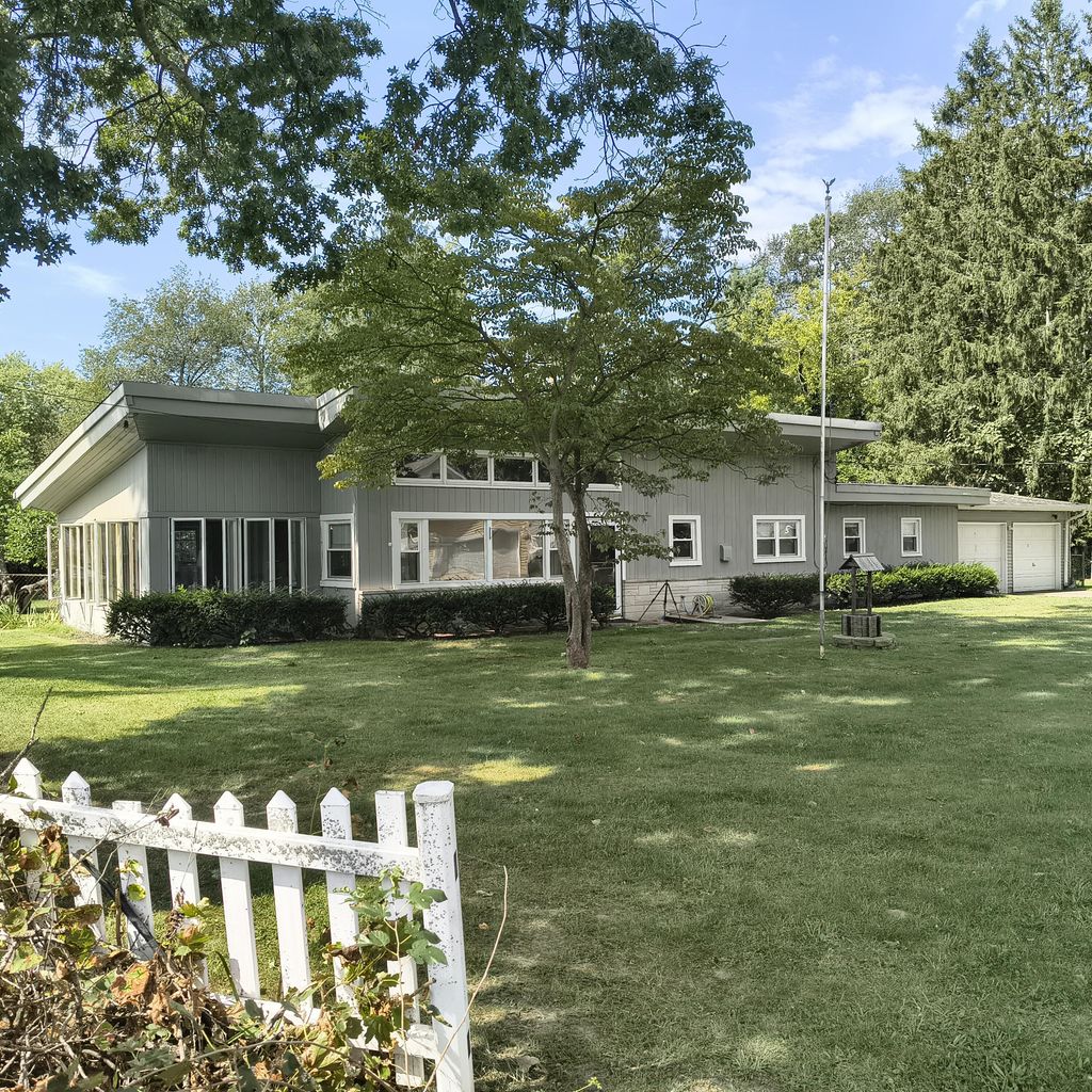 1146 Shady Shores Drive, Howard township
