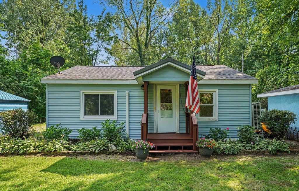 4650 Carmody Road, Benton charter township