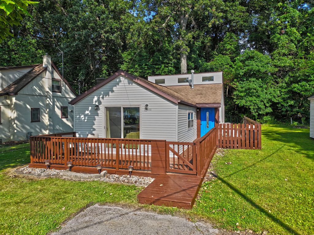 63432 N Lakeshore Drive, Keeler township