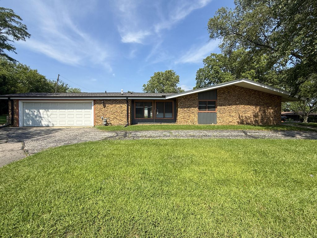 820 Iroquois Trail, Niles city