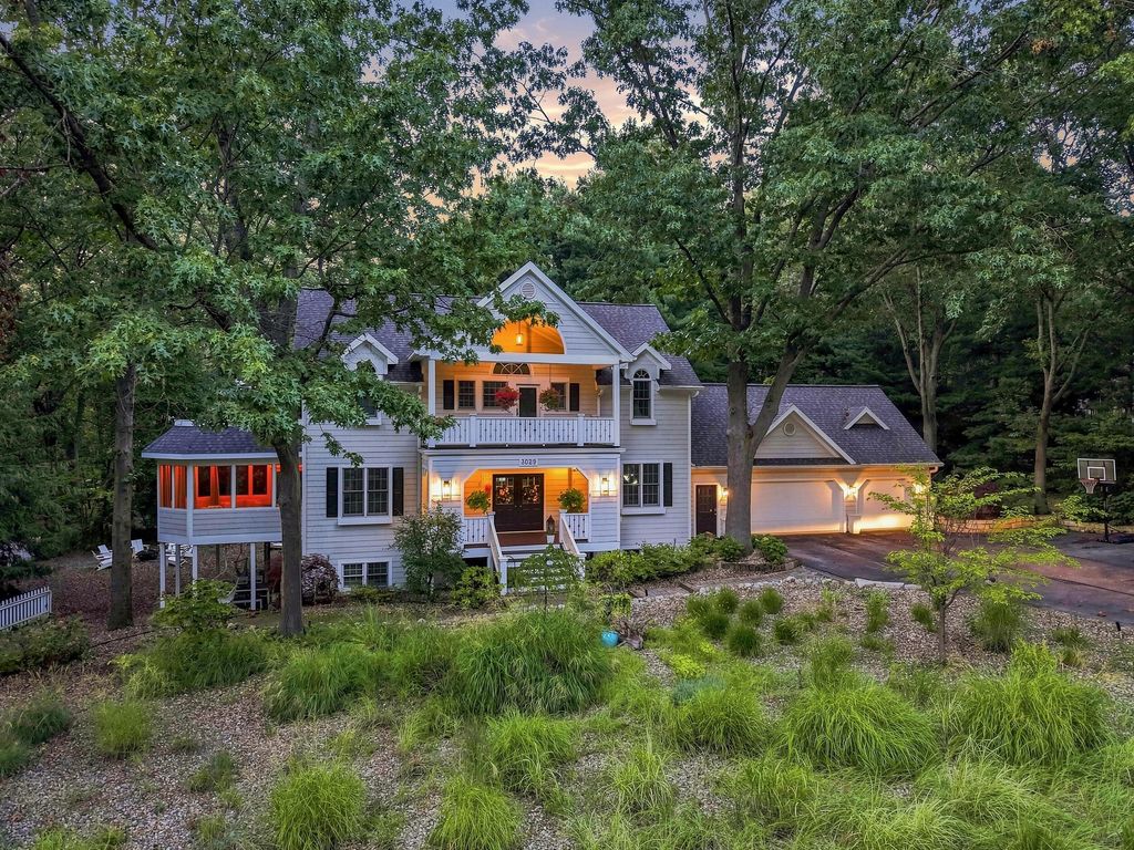 3029 Dunes Valley Path, Lincoln charter township