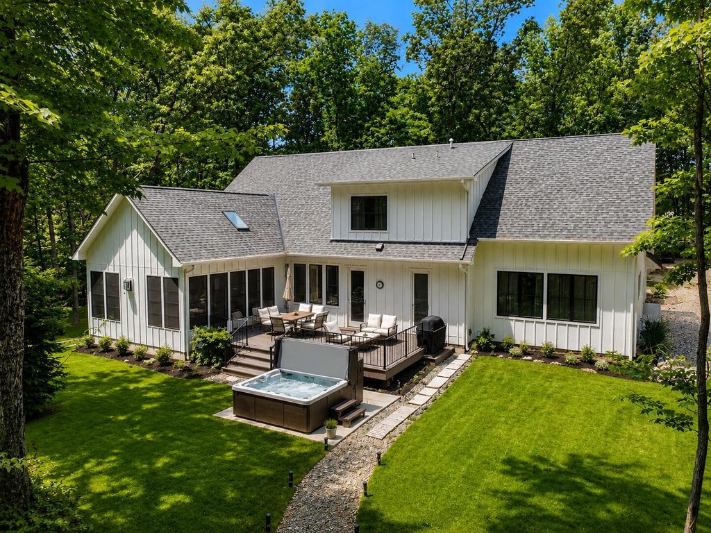 7 Preserve Way, New Buffalo city