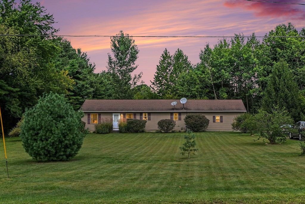 8625 Columbia Avenue, Eau Claire