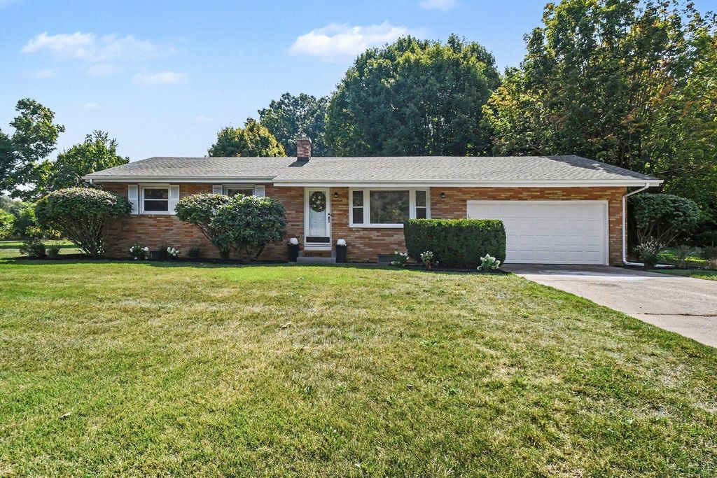 1892 Maple Lane, Benton Harbor