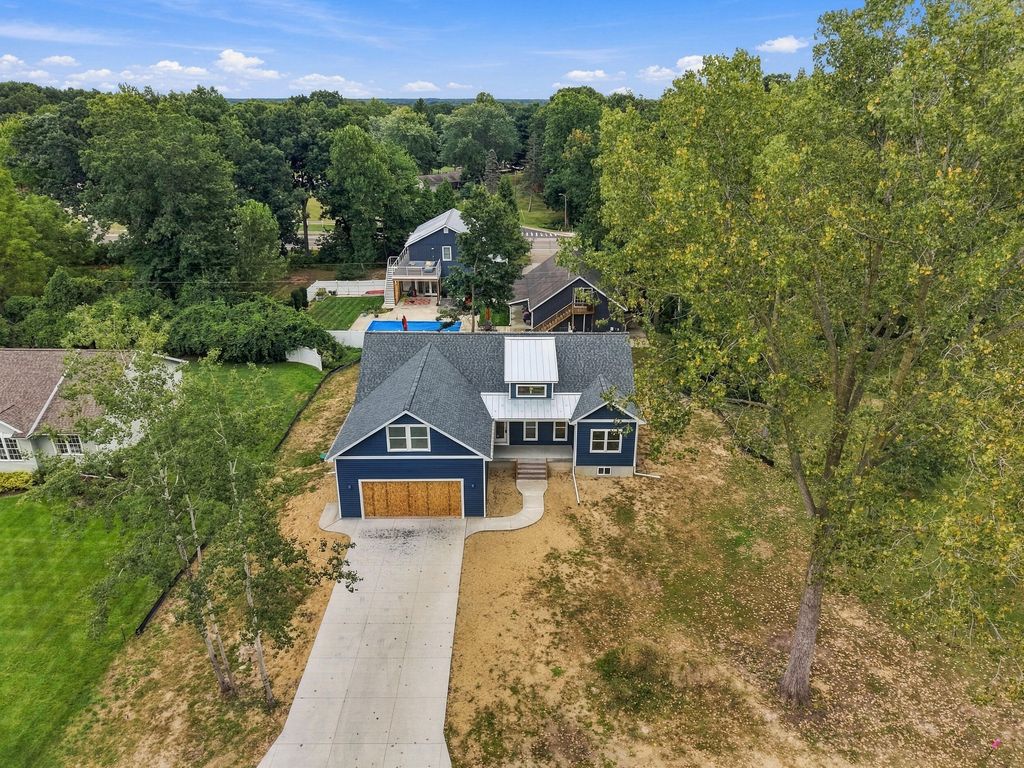 1677 Park Drive, Benton Harbor
