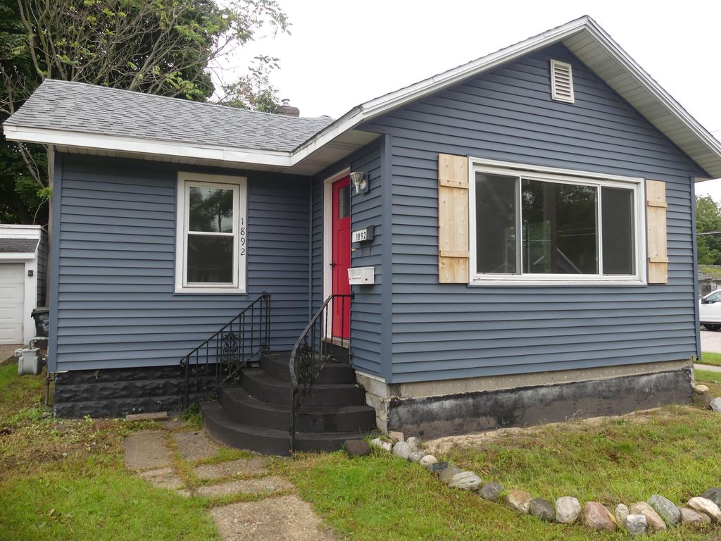 1892 Wood Street, Muskegon