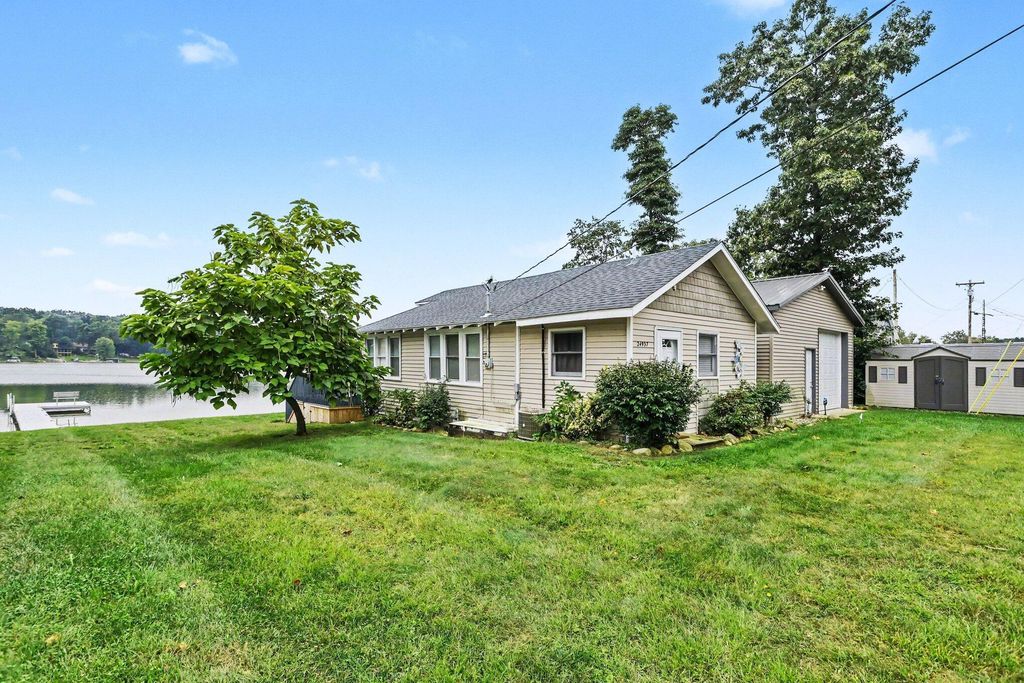 24937 Twin Shore Drive, Dowagiac