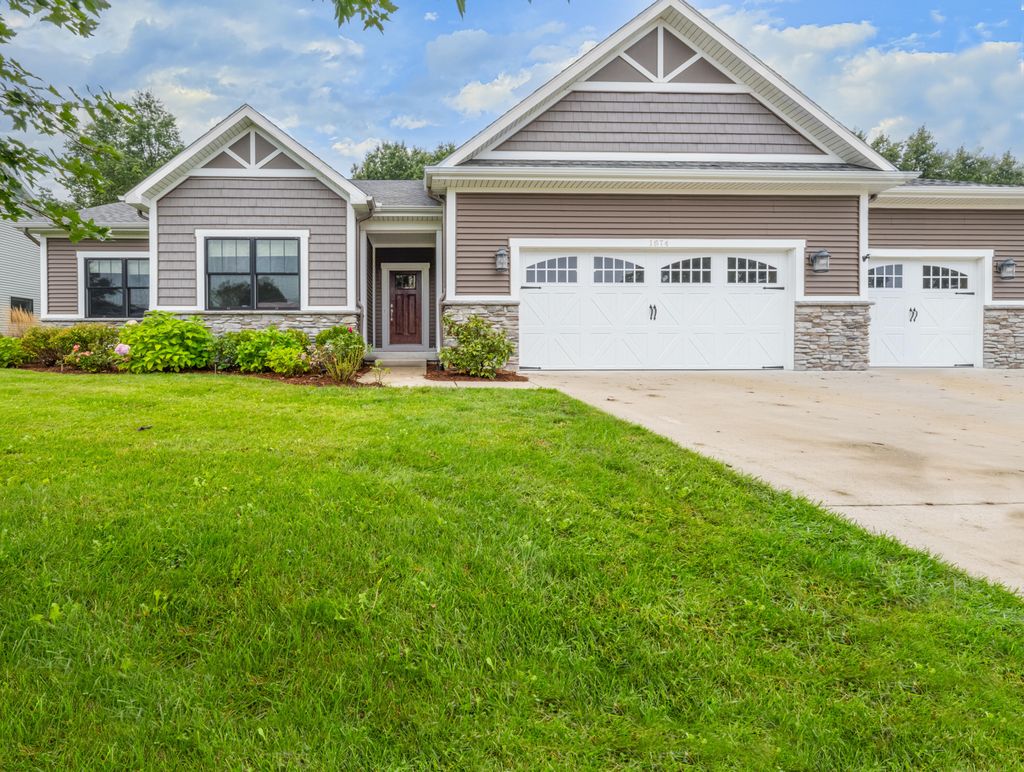 1874 Fox Prairie Road, St. Joseph