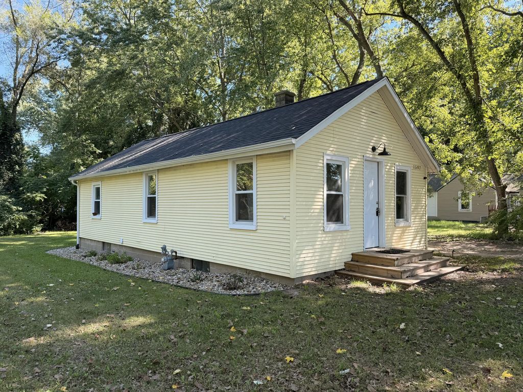 1597 Norton Road, Benton Harbor