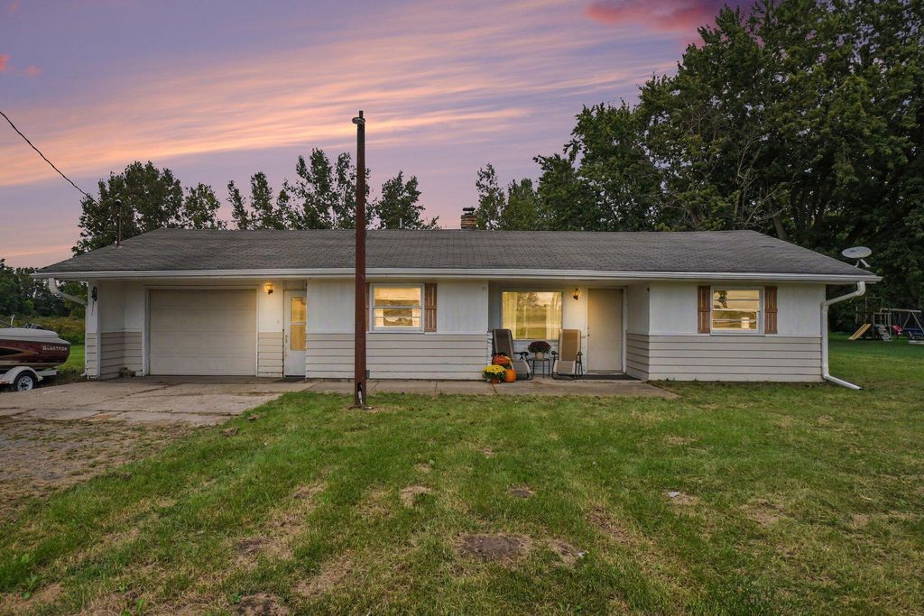 2375 W Us Highway 12, Niles