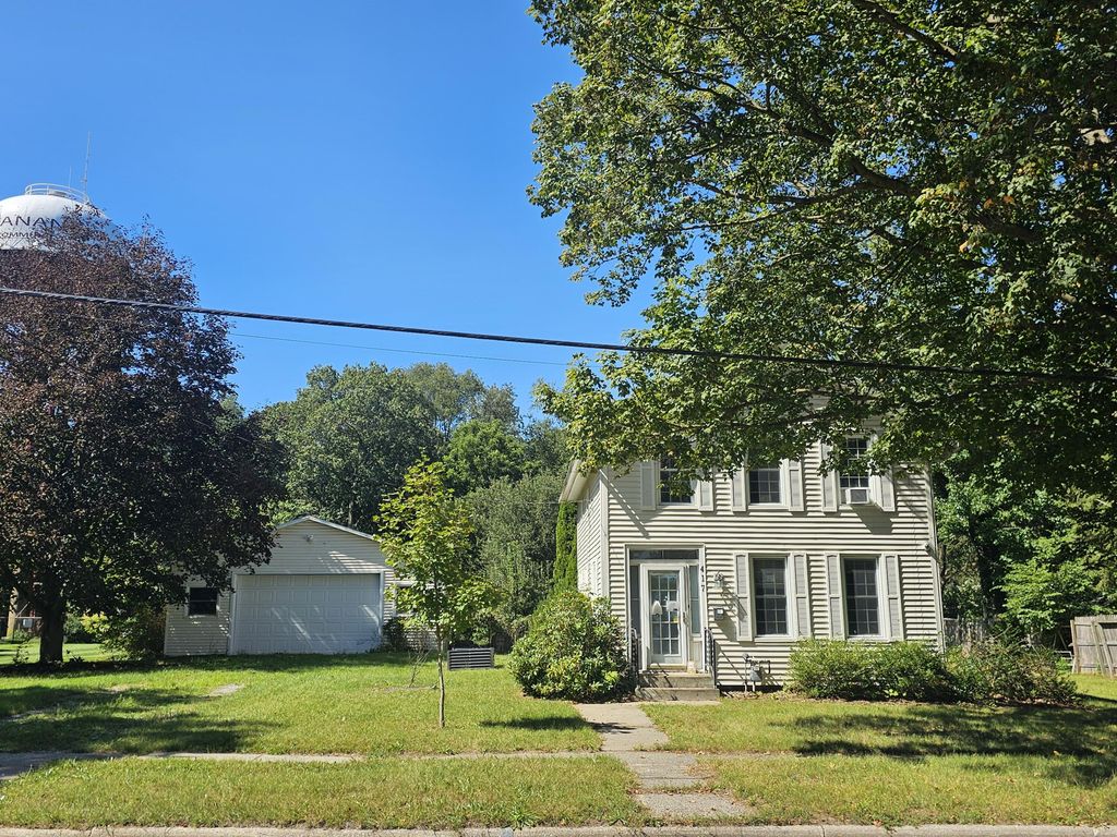 417 Moccasin Street, Buchanan