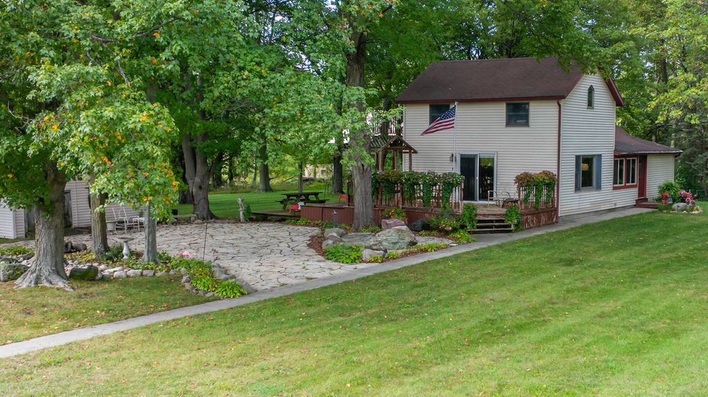 1180 S Bainbridge Center Road, Benton Harbor