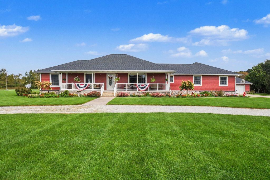 70773 Sterling Drive, Edwardsburg