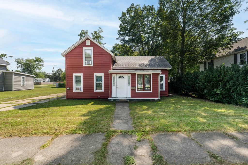 324 Oak Street, Dowagiac