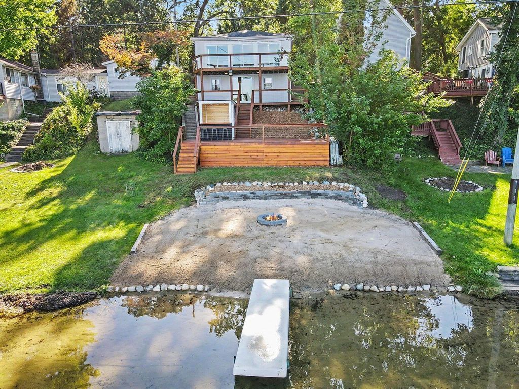 52698 Twin Lakeview Drive, Dowagiac