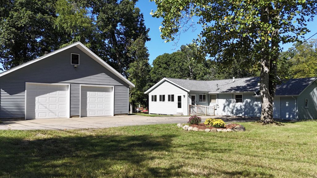 31940 Sunrise Avenue, Dowagiac