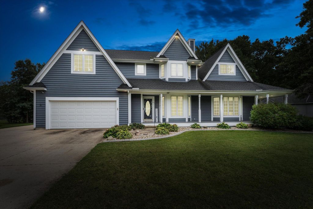 23099 South Shore Drive, Edwardsburg