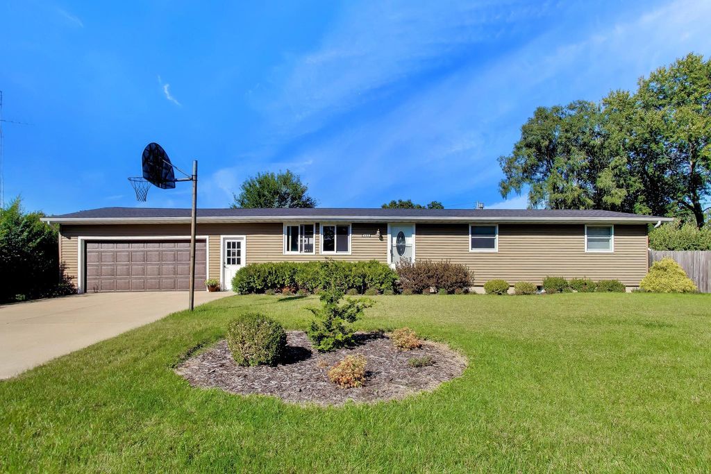 4355 Vine Street, Bridgman