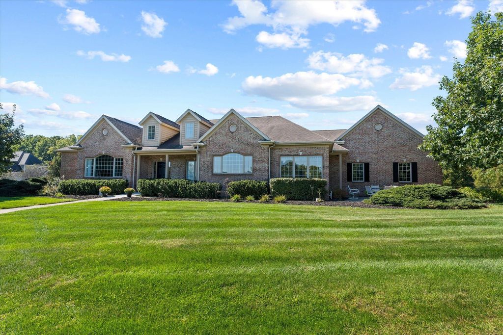 1590 W River Road, Niles
