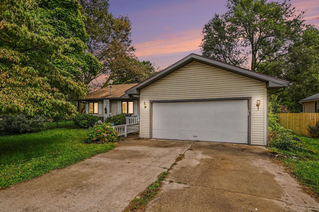 69089 Section Street, Edwardsburg