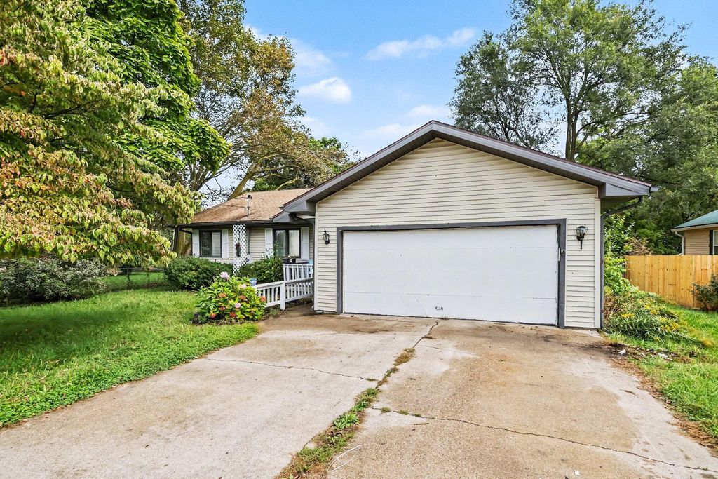 69089 Section Street, Edwardsburg