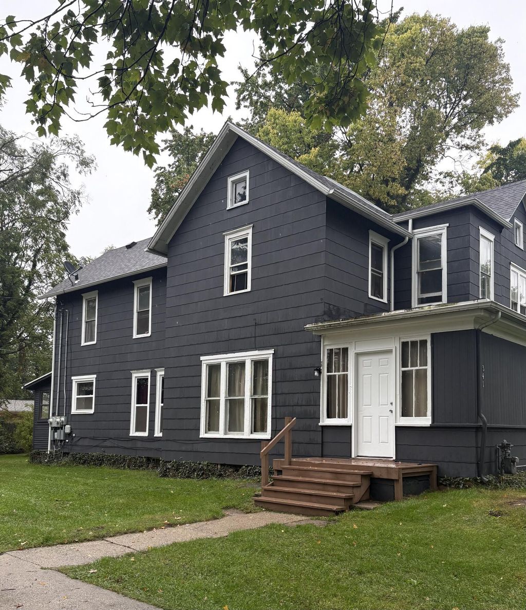 341 E Napier Avenue, Benton Harbor