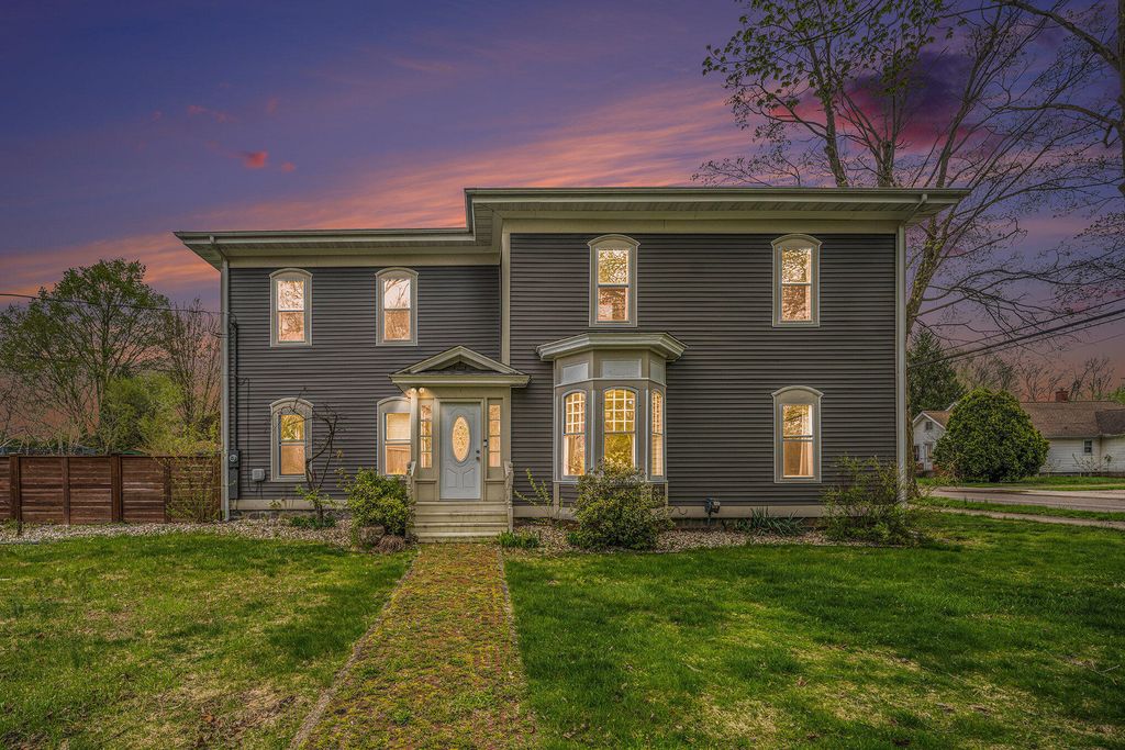 25 S Maple Street, Hartford